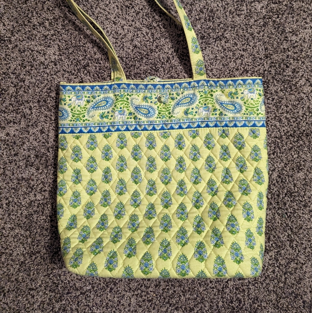 LIKE NEW Vera Bradley Tote